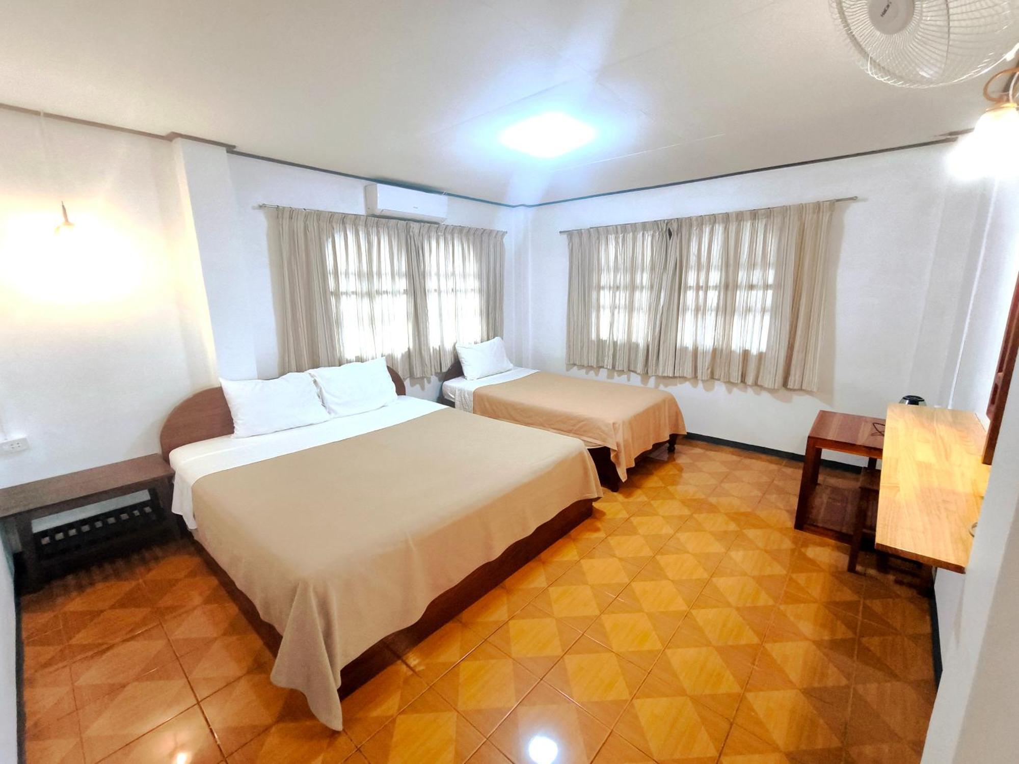 Sabaydee Guesthouse Ban Houayxay Room photo